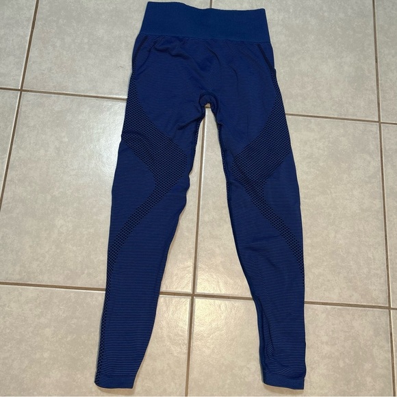 Gymshark Blue Textured Leggings - Picture 1 of 9